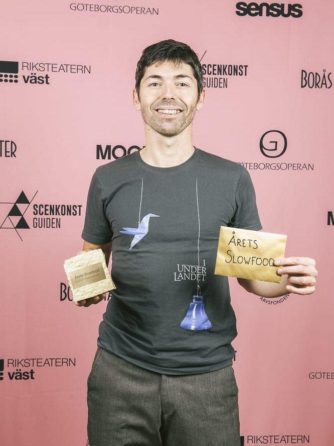 Jorge Alcaide tog emot priset för Masthuggsteatern, som blev Årets Slow Food. Bild: AnnaCarin Isaksson