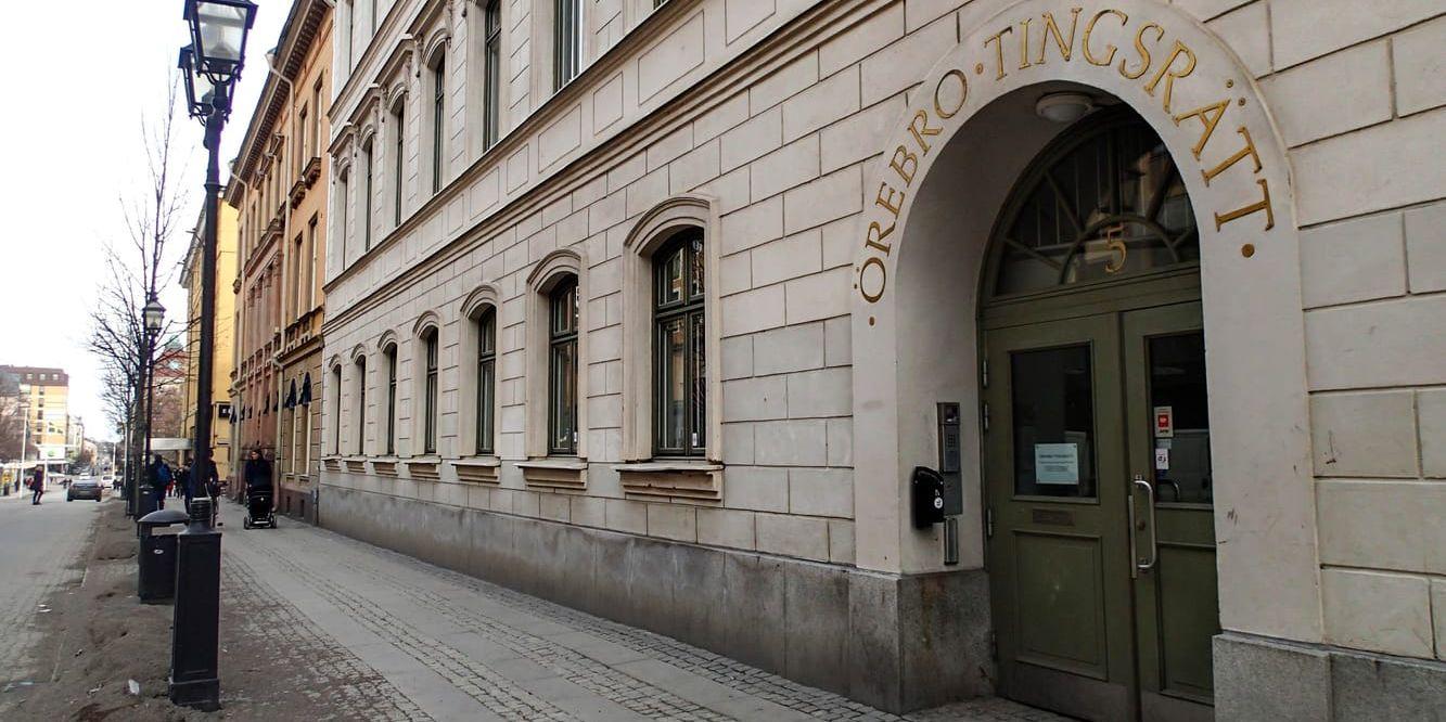 Örebro tingsrätt dömer en kvinna till fängelse för grovt bidragsbrott. Arkivbild.