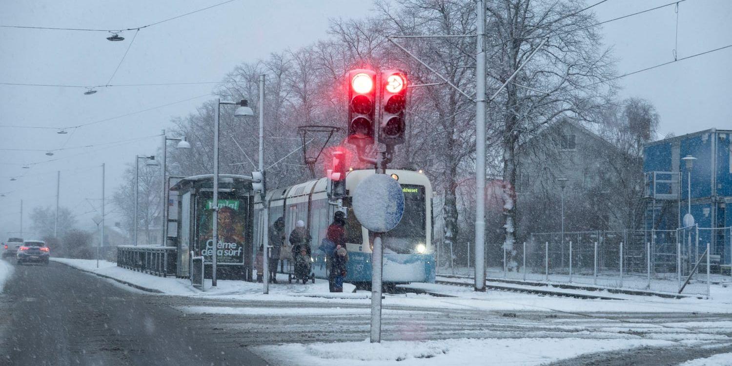 Snön vräker ner i Göteborg. 