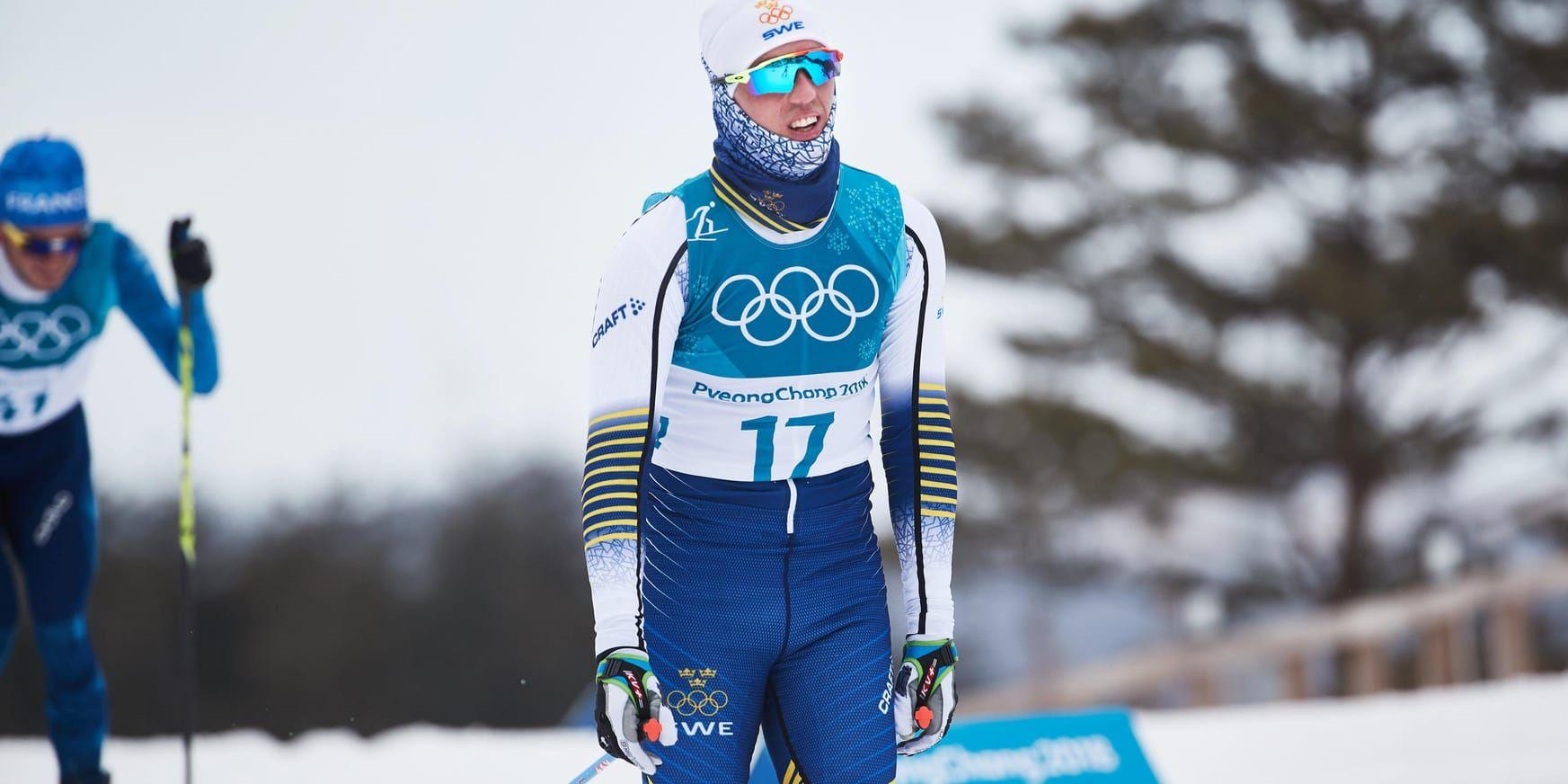 Calle Halfvarsson har lämnat klartecken till sprinten efter kollapsen i söndagens skiathlon som han bröt tidigt.