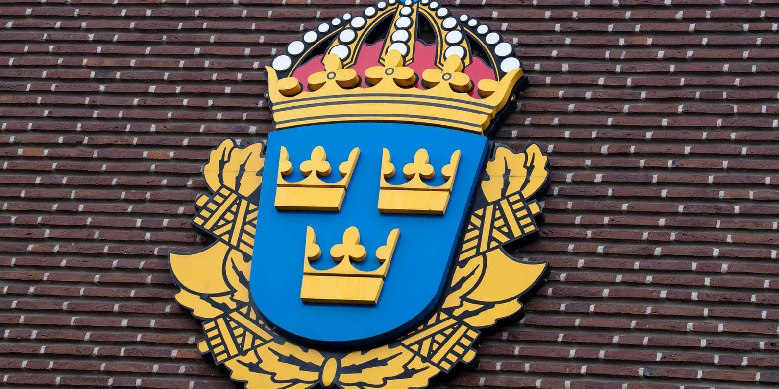 Polisstationen i Kramfors stängdes efter att personalen upptäckt ett kuvert med vitt pulver. Strax före 22 gjordes bedömningen att pulvret var ofarligt.