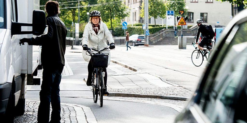 Eva Norlin Bagge underkänner trafikkontorets satsning på cykelfartsgata.
