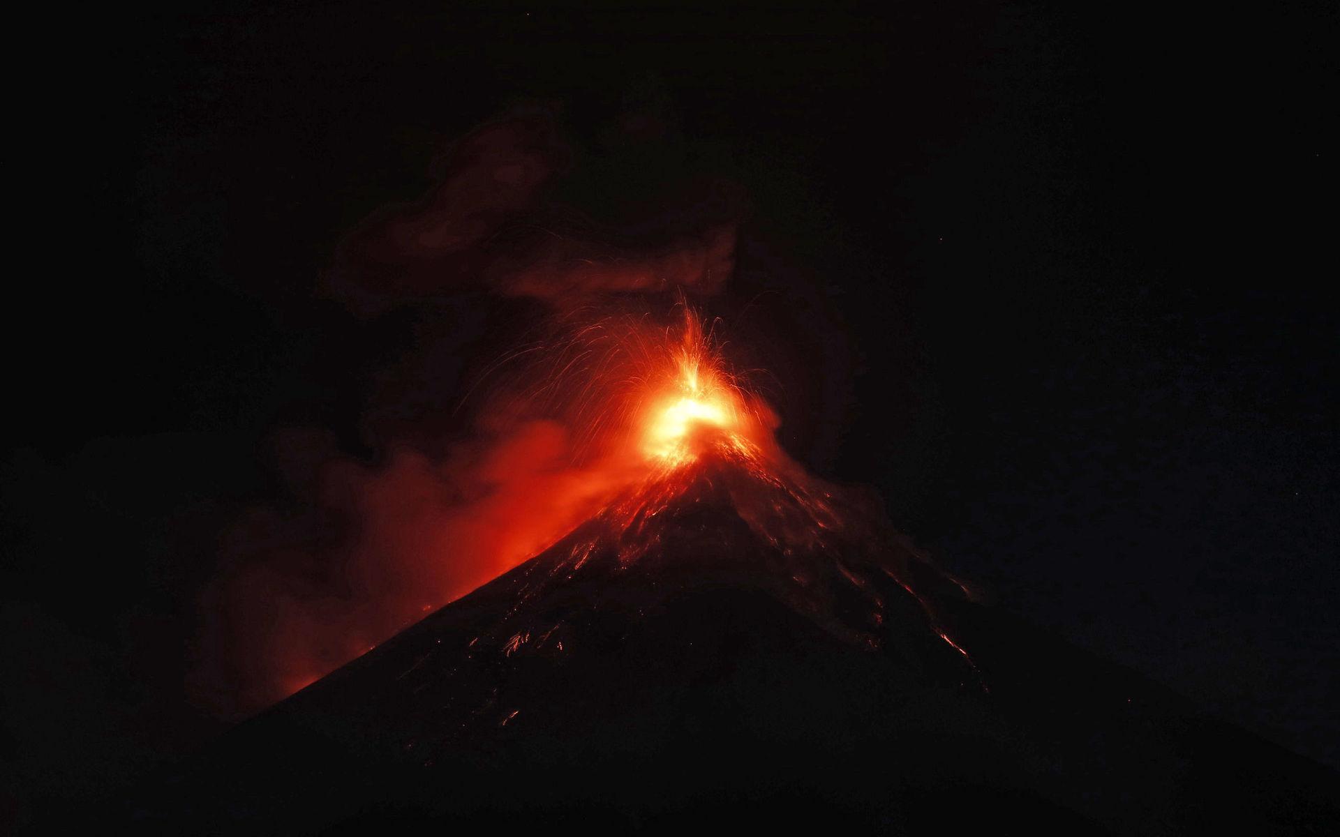 I juni drabbades Guatemala av ett vulkanutbrott som krävde nästan 200 människors liv och där många byar och byggnader begravdes under aska, sten och giftiga gaser.