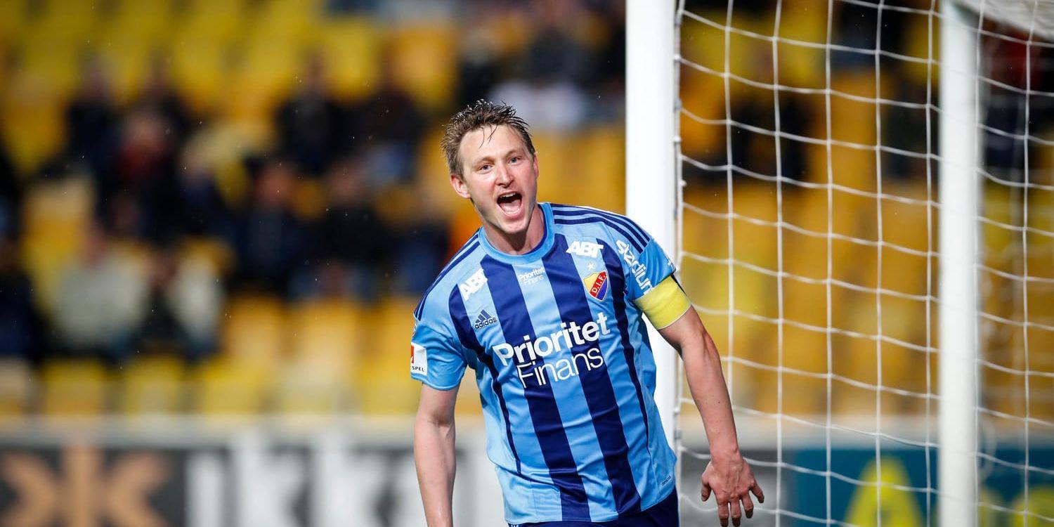 Kim Källström firar efter sitt 2–1-mål, men jublet fastnade i halsen för Djurgården som tappade två viktiga poäng.