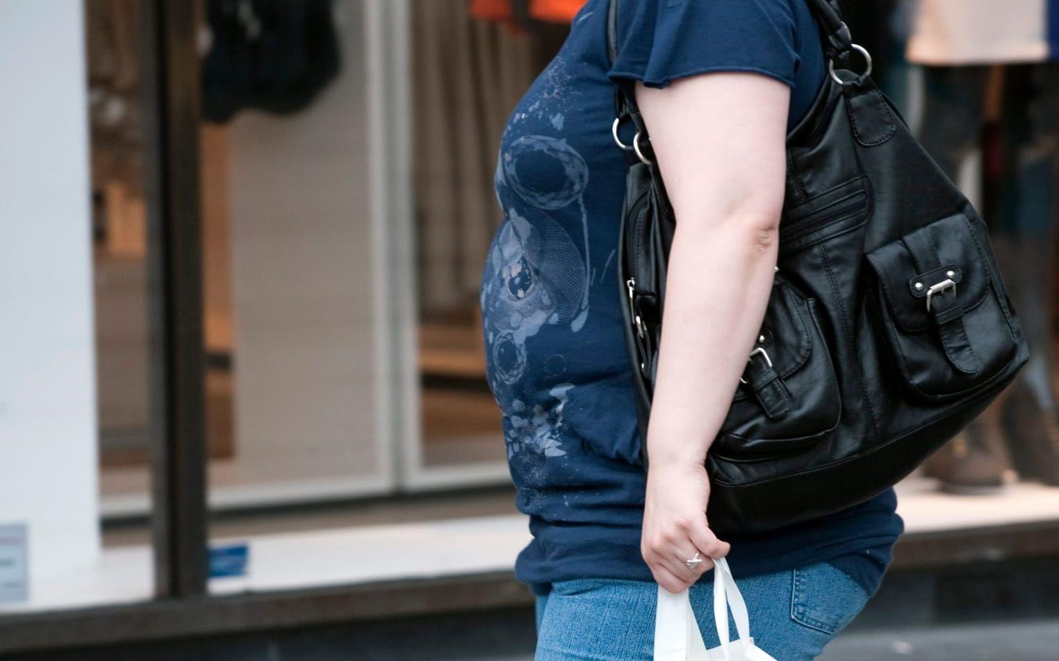 Drygt fyra av tio kvinnor i Västsverige lider av övervikt eller fetma. Bild: TT