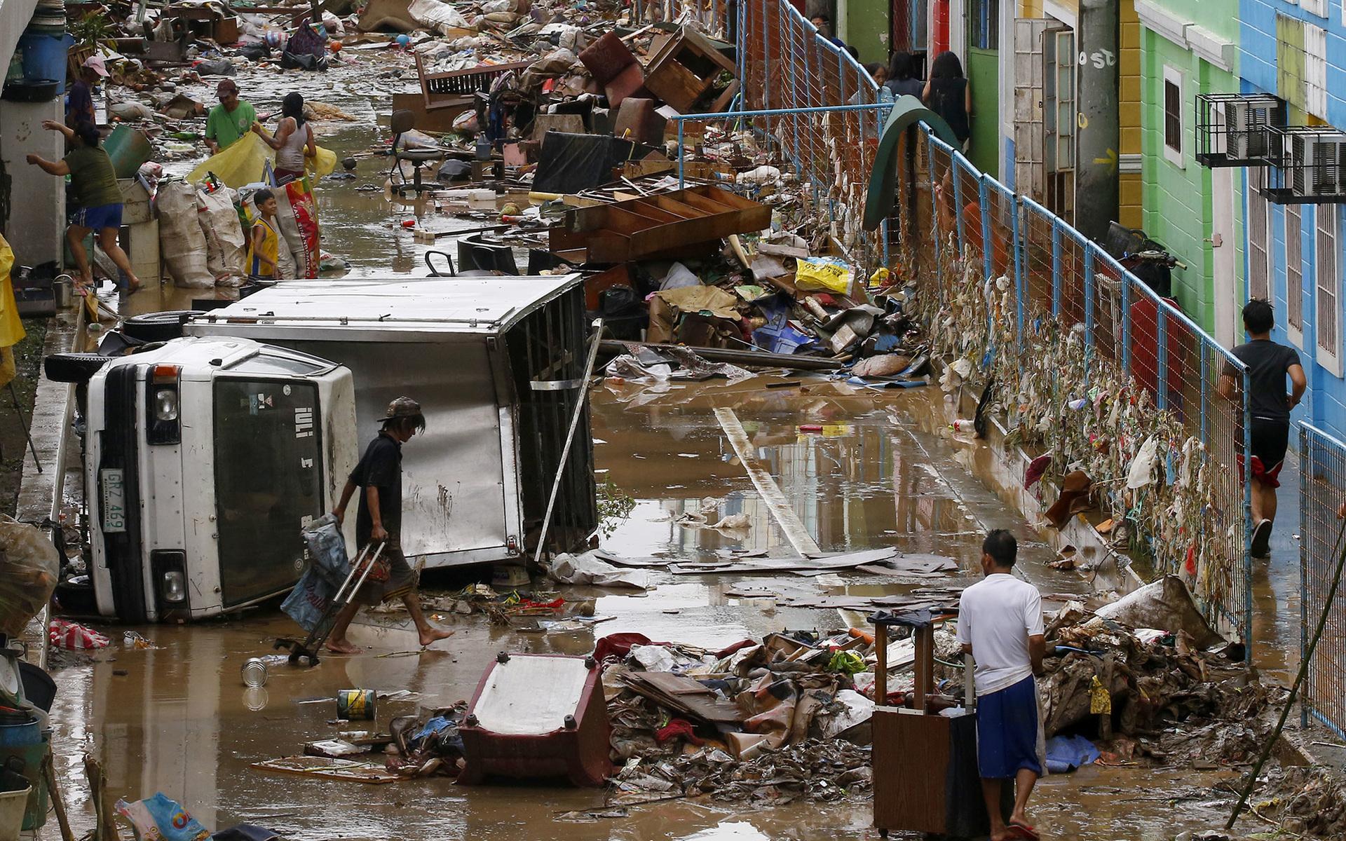 Förstörelse i Marikina öster om Manila.