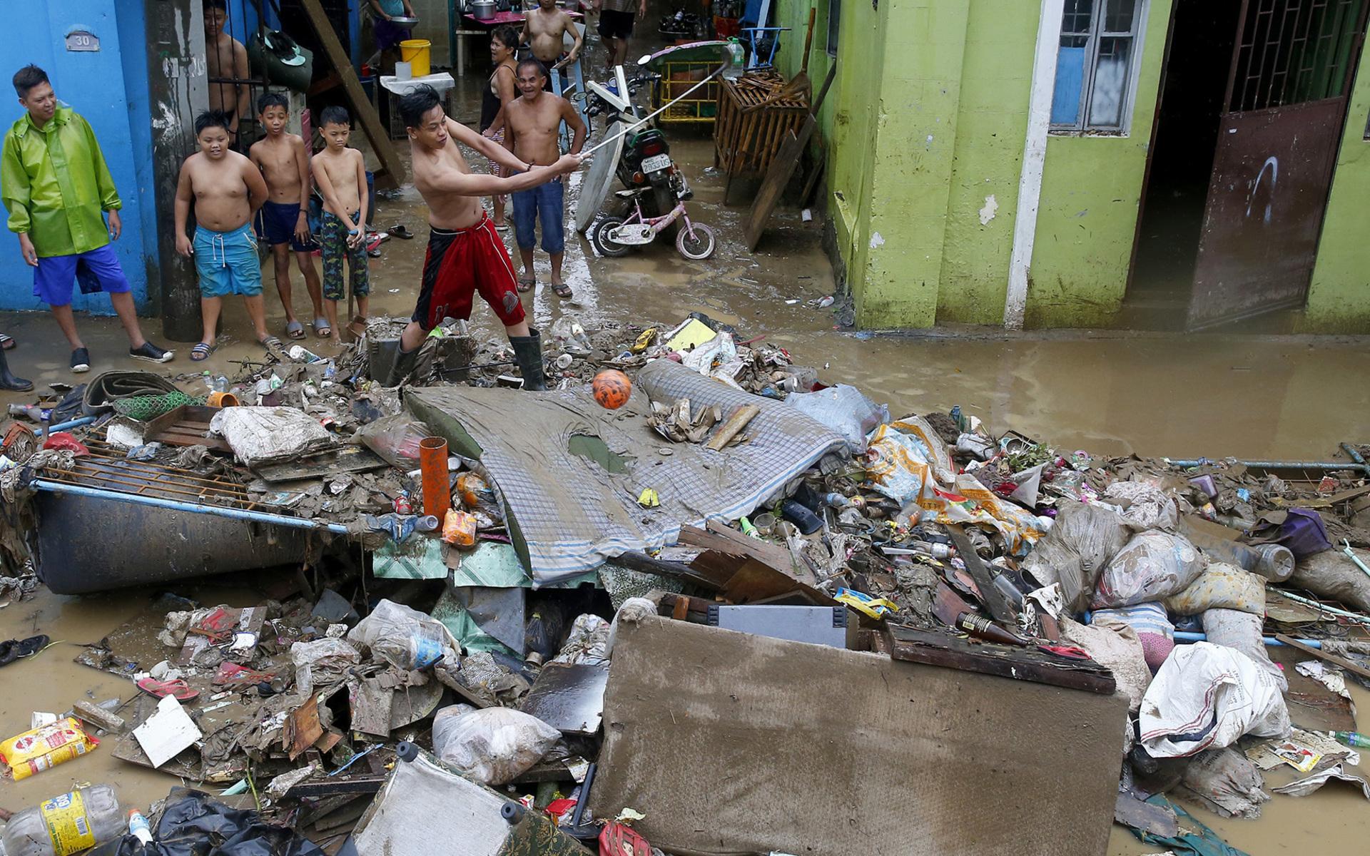Förstörelse i Marikina öster om Manila.