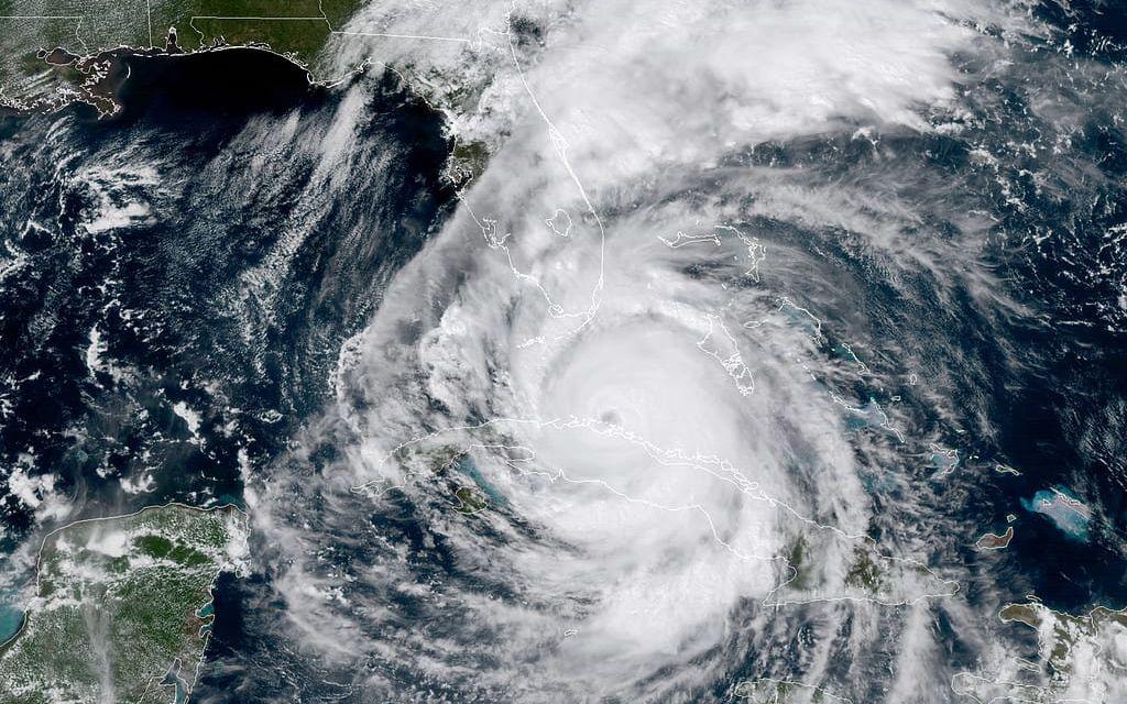 En satellitbild på orkanen Irma tagen på lördagen. Bild:NOAA via AP)