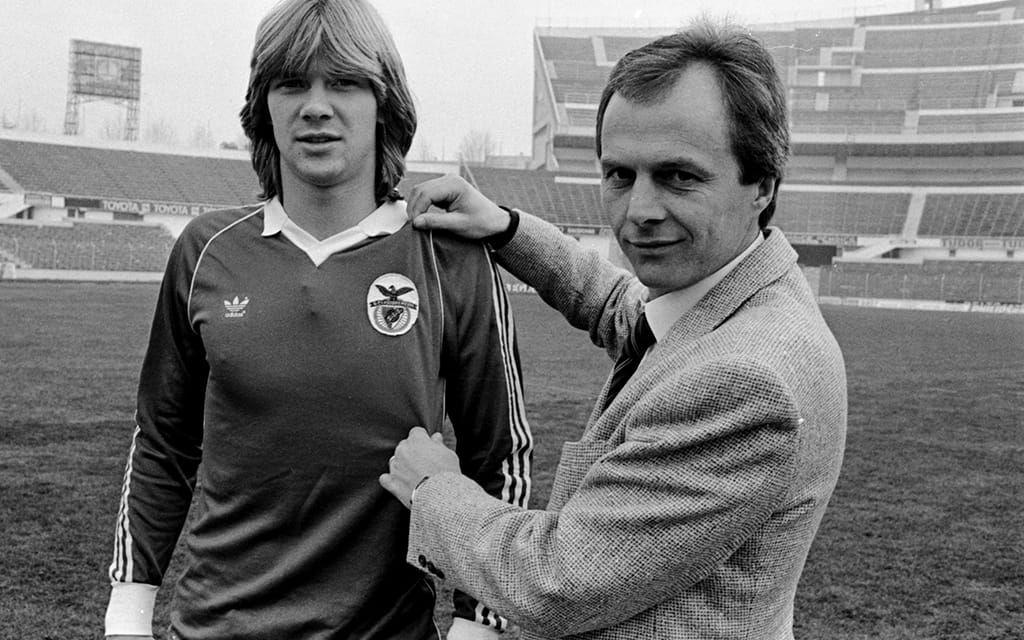 Men det var en annan Blåvitt-profil som följde med Svennis till Portugal och Benfica. Glenn Strömberg blev en av Svennis första värvningar sedan han flyttat till Lissabon.
