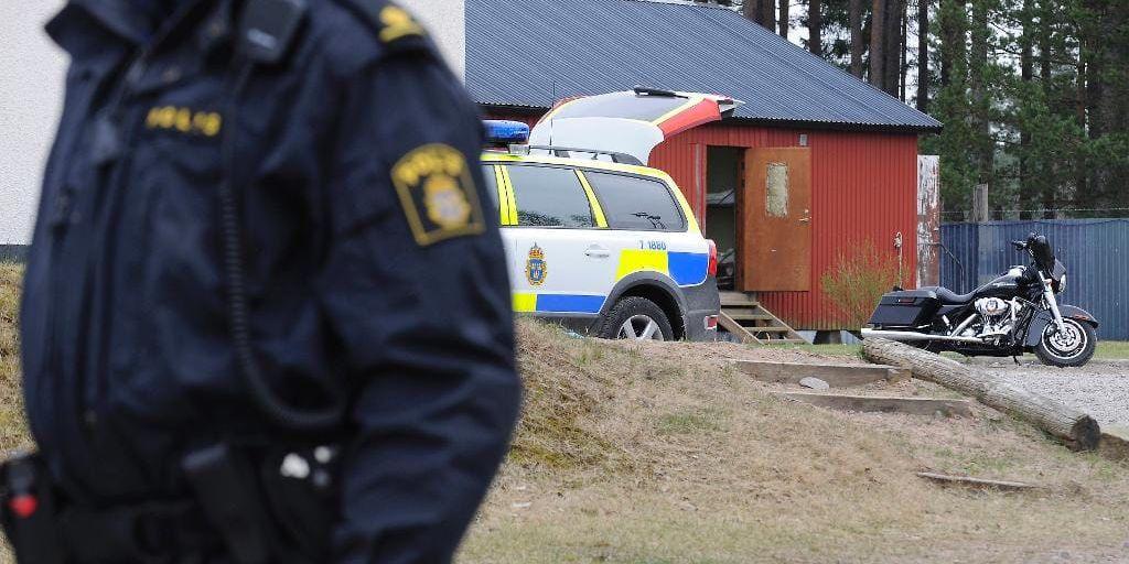 Polistillslag mot Hells Angels-gården i Hertsöga utanför Karlstad 2009. Arkivbild.