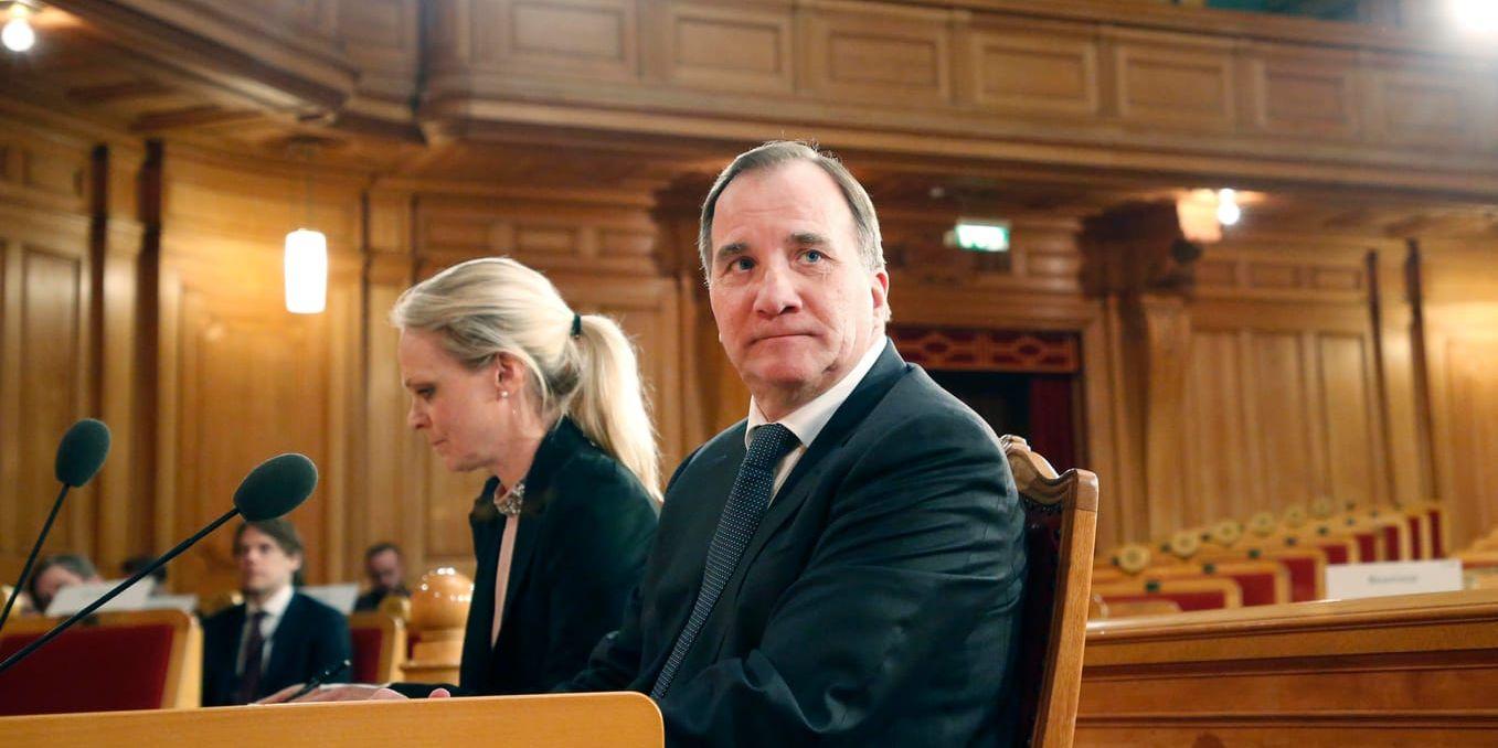 Konstitutionsutskottet frågar ut statsminister Stefan Löfven (S) om it-skandalen i Transportstyrelsen.