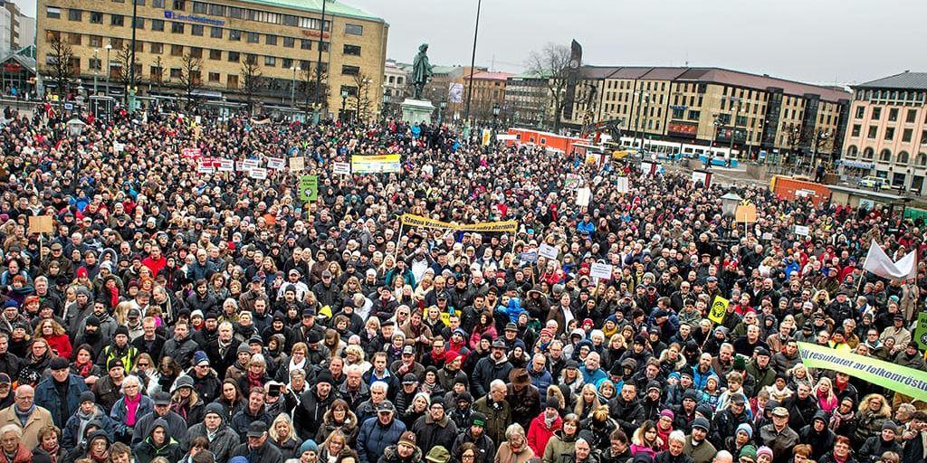 Om alliansledningen i Göteborg haft en ambition att någon gång distansera sig från det rödgröna styret och lyssna på väljarna, borde de stödja förslaget om en granskningskommission, skriver Martin Wannholt.