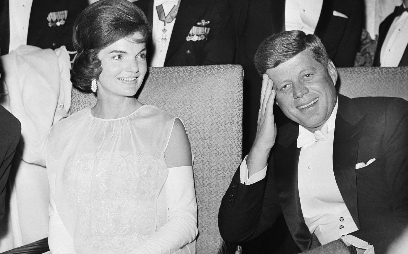 ...president John F. Kennedys terrier Charlie. Under det kalla kriget skrev John F. Kennedy och Nikita Chrusjtjov regelbundet till varandra och gav varandra presenter – i detta fall i form av Pushinka med hennes unika stamtavla. Bild: TT
