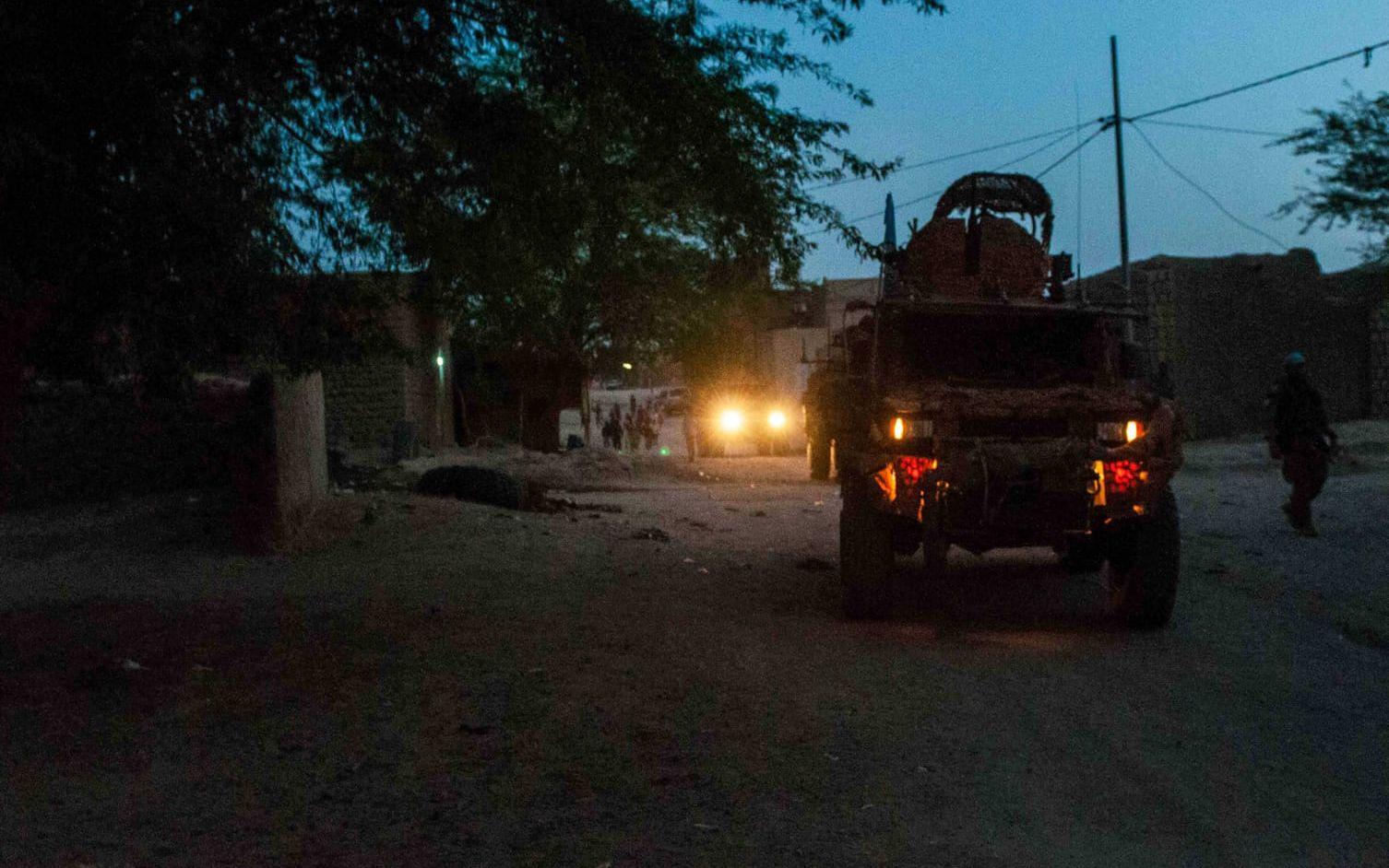 Svenska FN-soldater under en tidigare kvällspatrull i Timbuktu. Foto: Kalle Bendroth/Försvarsmakten.