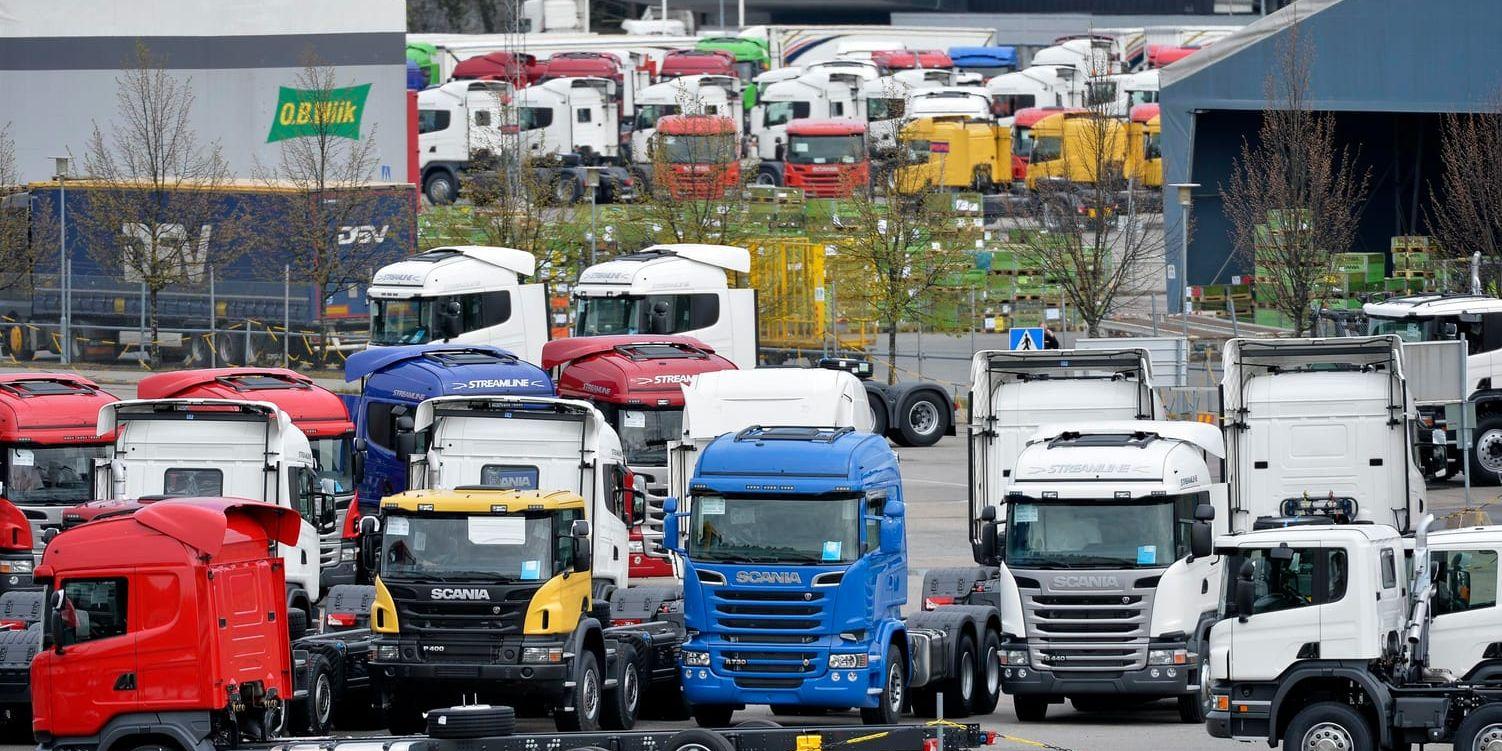Scania och Volvo misstänks för att ha medverkat i lastbilskartell 1997–2011. Arkivbild.