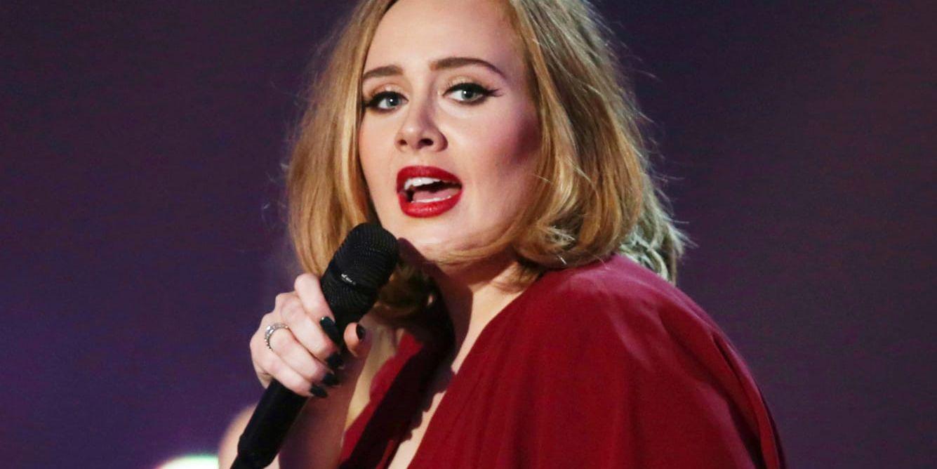 Adele skriver ny musik och väntas släppa nytt nästa år. Arkivbild.