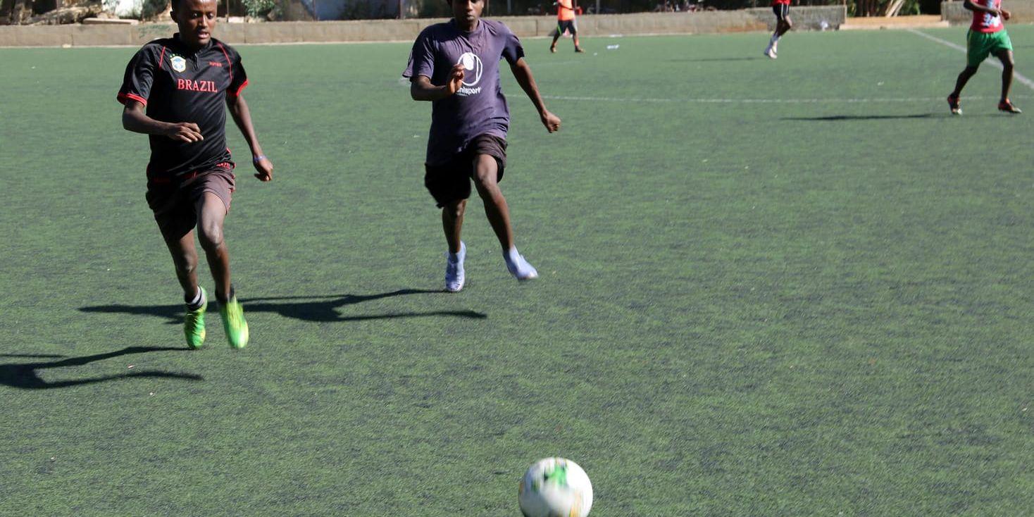 Träningsmatch för ett ungdomslag i Asmara, Eritrea. Eritreanska landslag i fotboll har upprepade gånger hoppat av under utlandsmatcher sökt asyl i värdlandet.