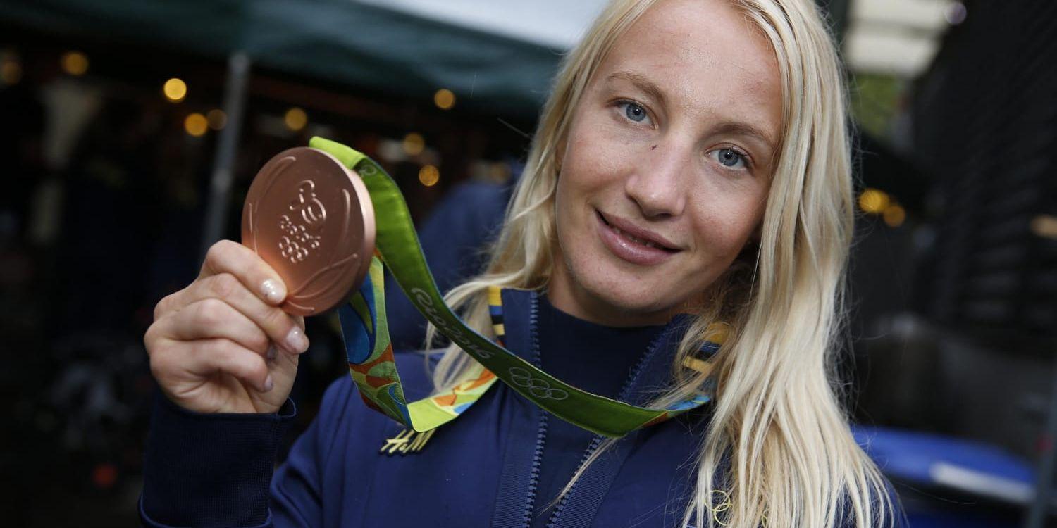 Brottaren Sofia Mattsson med bronsmedaljen från OS 2016. Arkivbild.