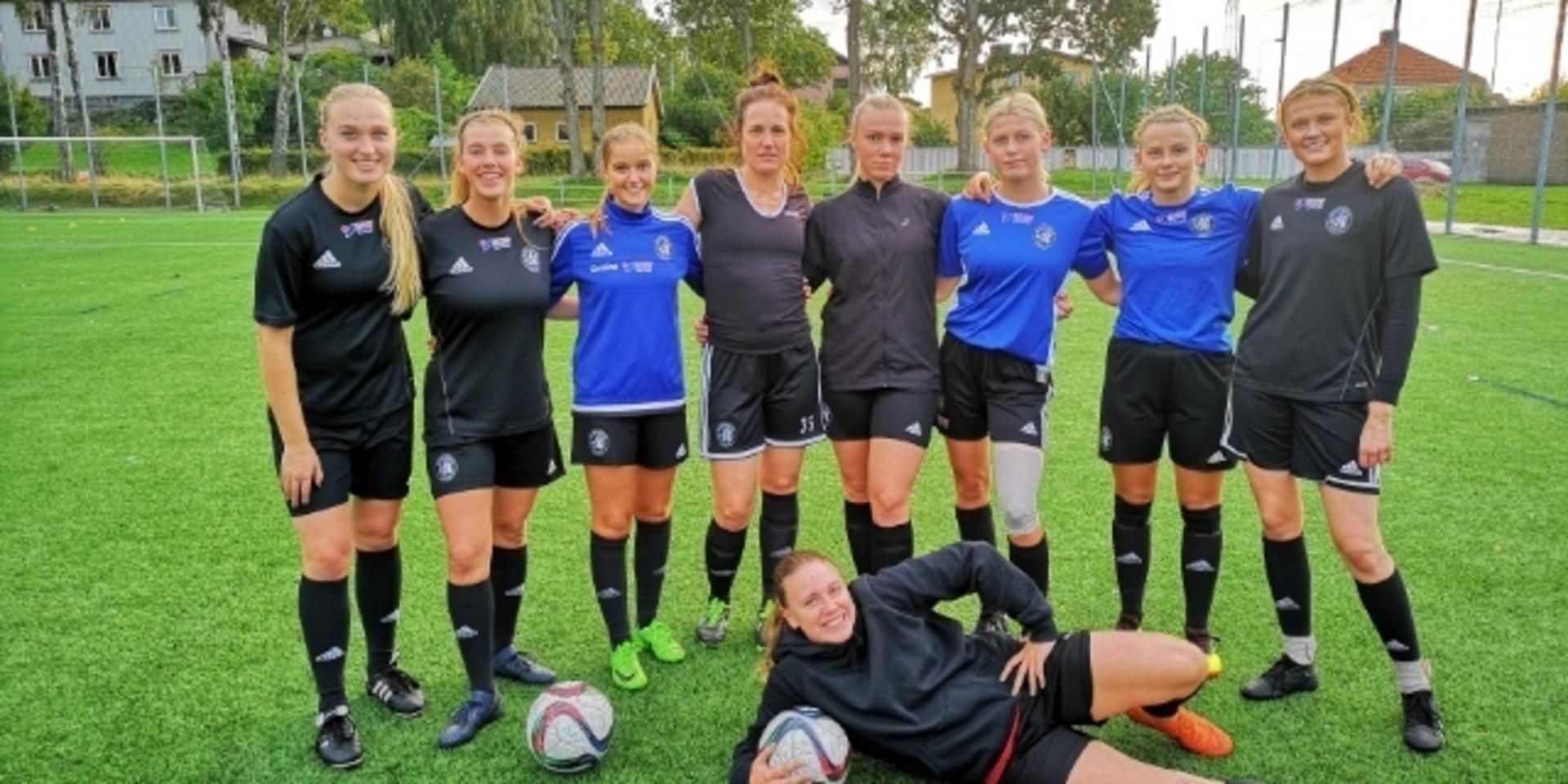 Några av spelarna i Älvsborgs talangfulla lag. Från vänster; Annie Hjälmeby, Jeanna de Maré, Caroline Jarl, Elin Liljeblad, Sara Wernstål, Amanda Fhager, Sara Hörvallius, Kajsa Blom och liggande Jennifer Westergren.