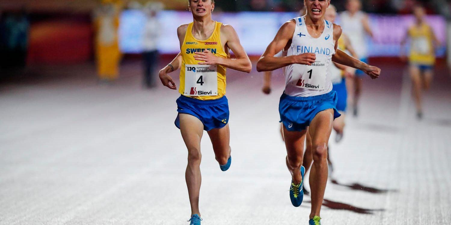 Topi Raitanen blev hjälte med hela det finska folket på 1 500 meter där han passerade svenske Kalle Berglund. Finland vann herrtävlingen i Finnkampen på hemmaplan.