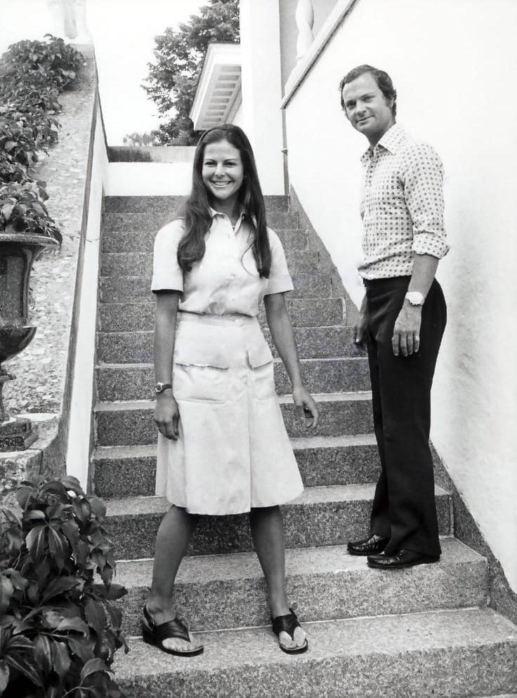 9 augusti, 1976: Drottning Silvia och kung Carl XVI Gustaf utanför Solliden på Öland.