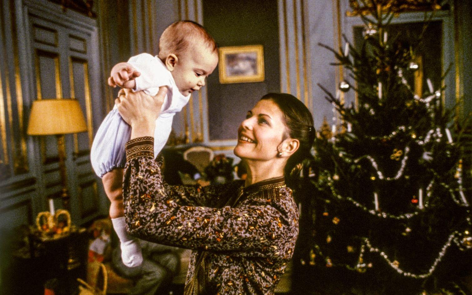 December, 1979: Första julen med Carl Philip.