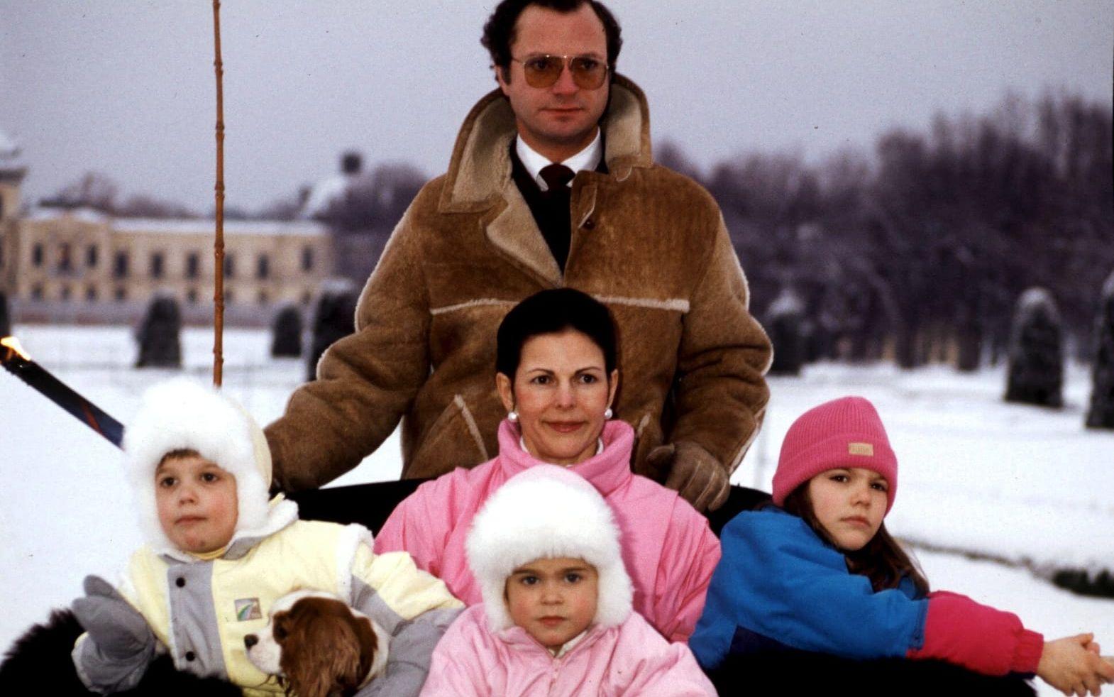 December, 1985: Kungafamiljen på Drottningholms slott.