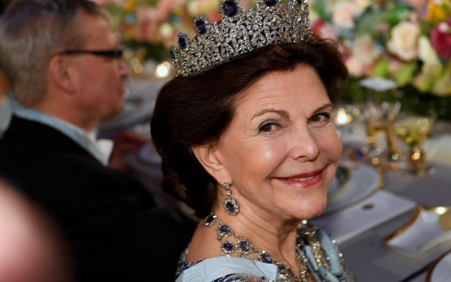 2016: Drottning Silvia under Nobelfesten i Stadshuset.