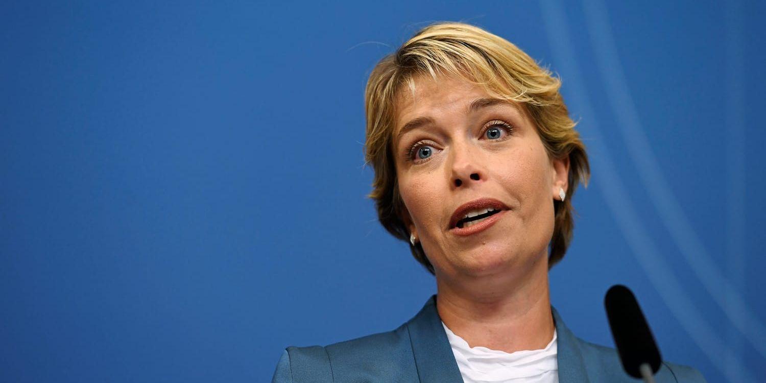 Socialminister Annika Strandhäll under en pressträff i Rosenbad.