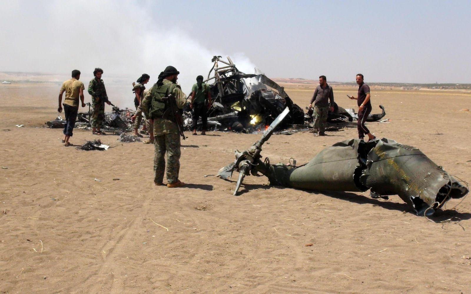 Under måndagen sköts en rysk militärhelikopter ner av syriska rebeller. Bild: TT