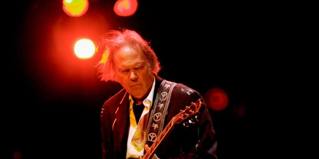 Neil Young på Flamingoscenen under Way out West 2008.