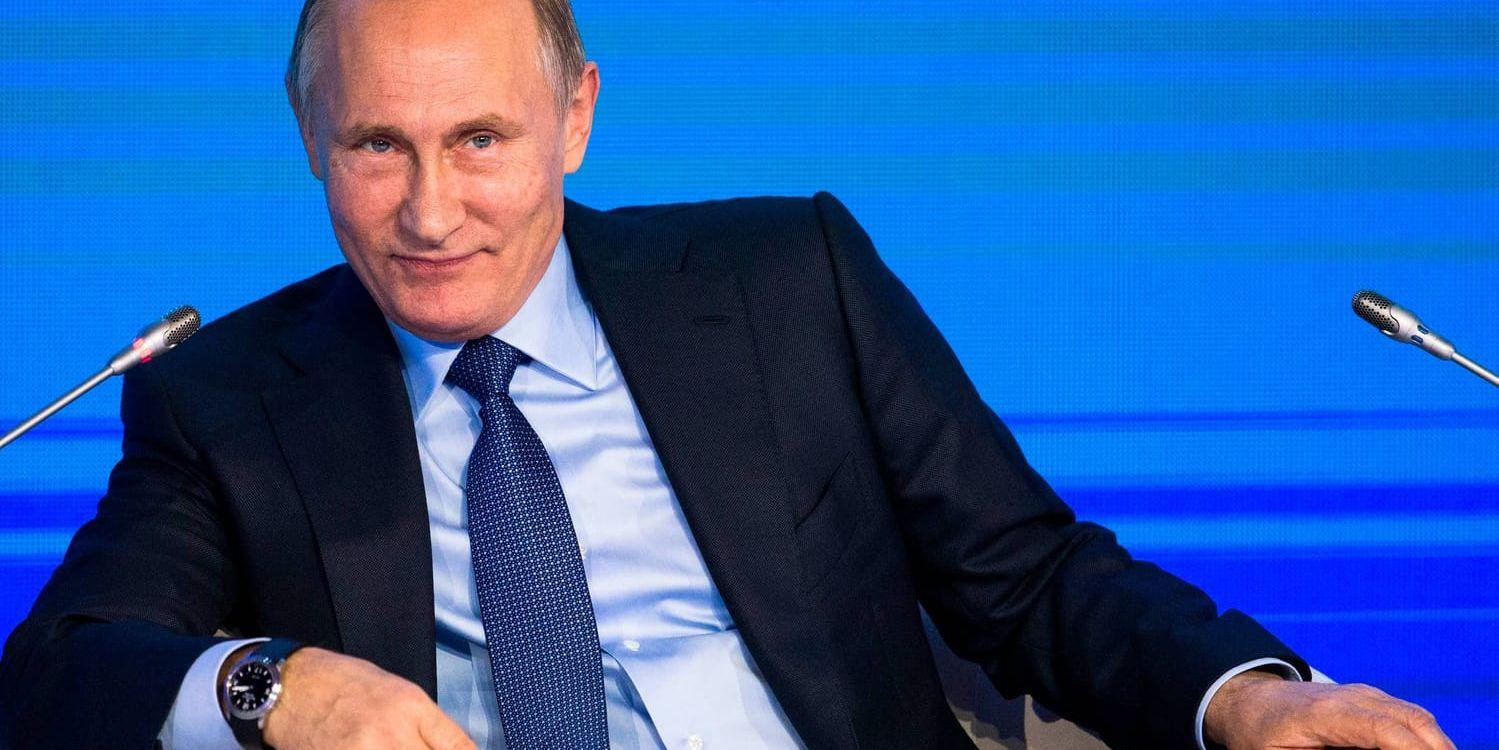 President Putin kallar det hysteri att USA anklagar Ryssland för att lägga sig i det amerikanska presidentvalet. Arkivbild.