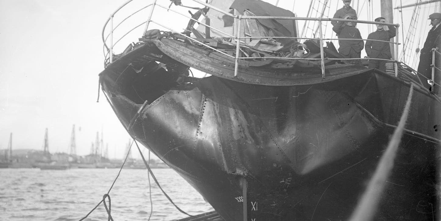 
     "Thalatta I" i Göteborgs hamn. Observera att detta inte är det foto som publicerades i GP den 23 november 1917. Fotografen - vars namn är okänt - har tagit flera varianter. Denna bevaras i dag av bildbyrån Kamerareportage. 
   