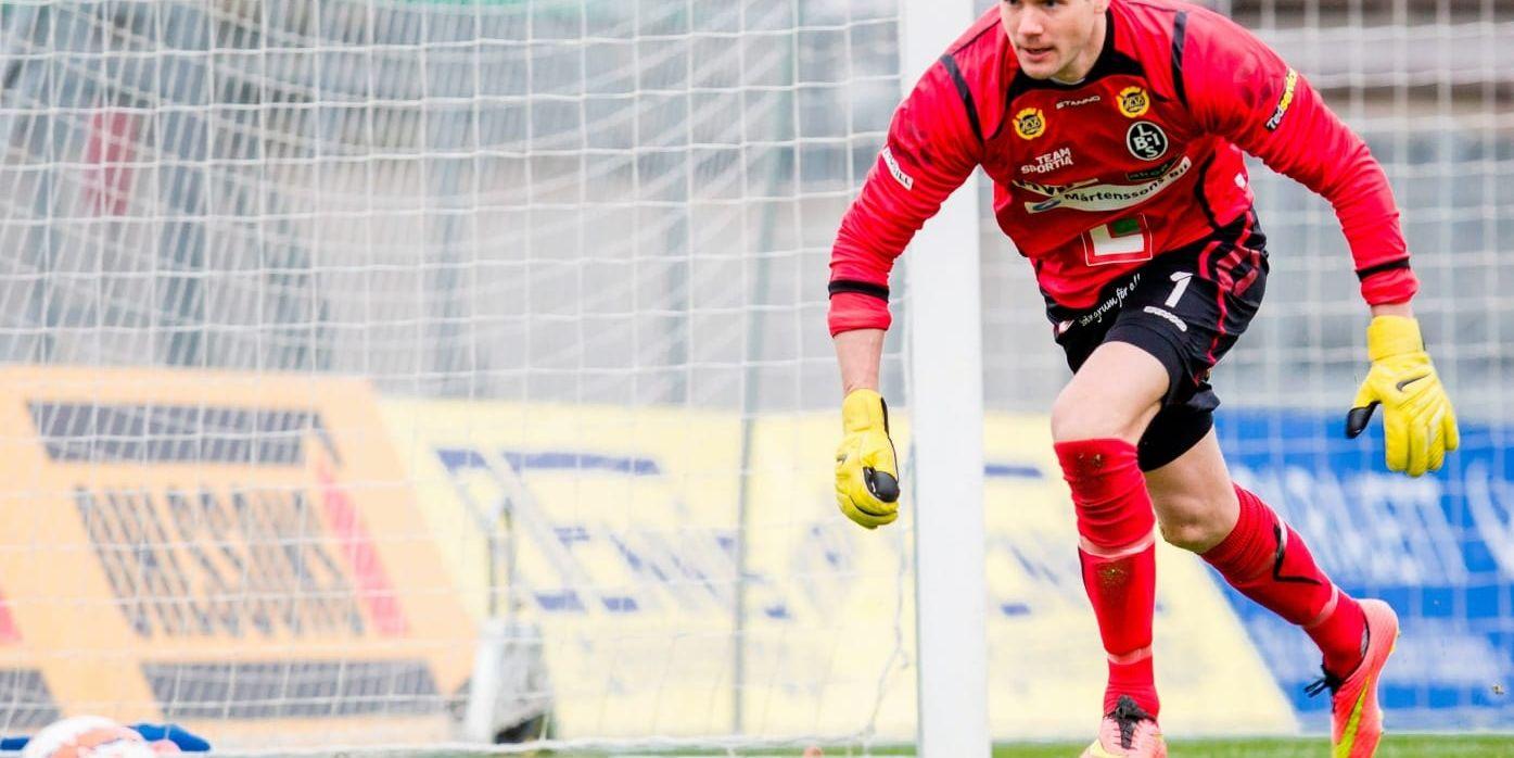 Landskronas målvakt Jonas Sandqvist blev frilägesutvisad i matchen mot Qviding.