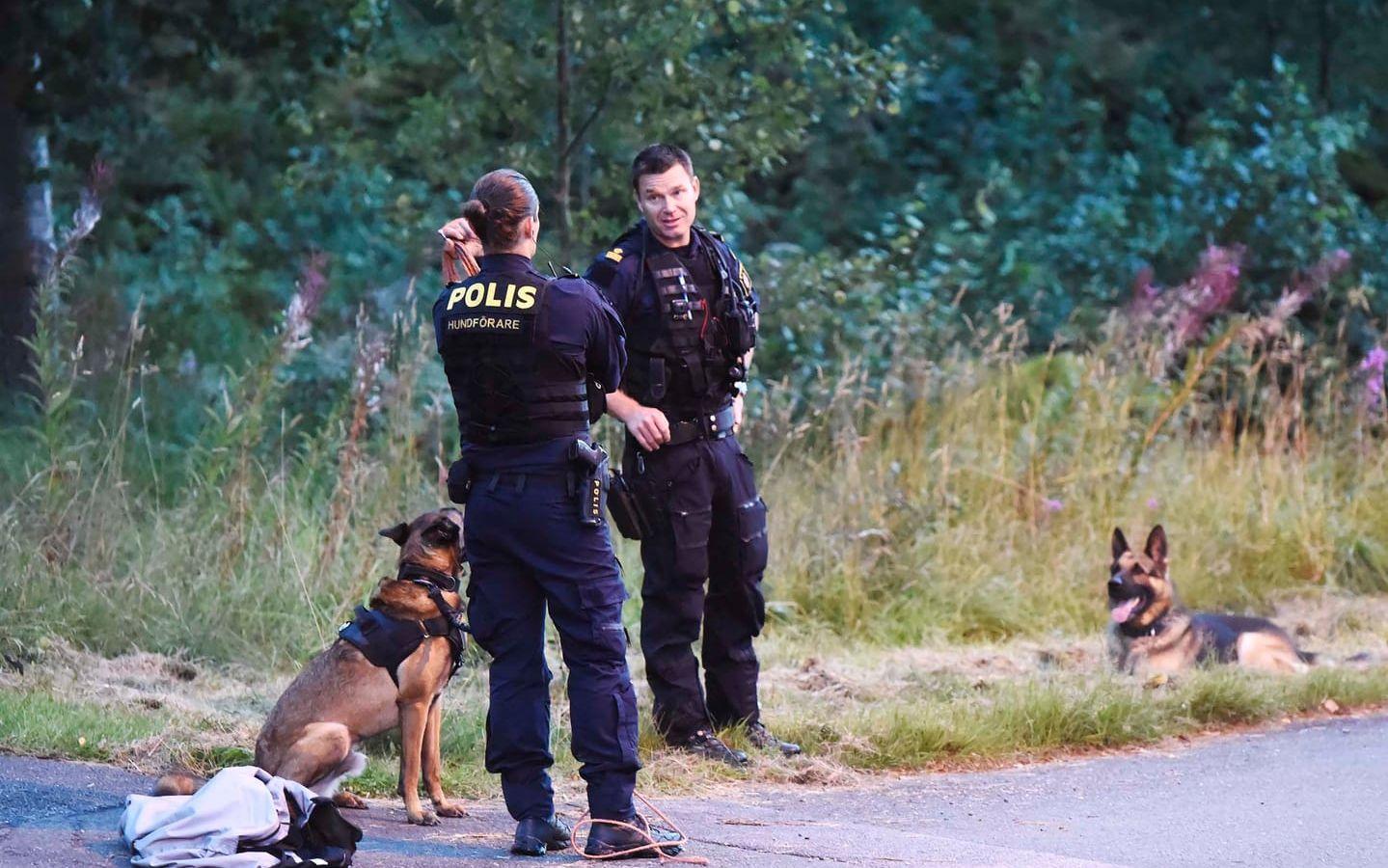 En man i 25-årsåldern sköts till döds i en mindre ort utanför Borås. Ingen gärningsman är gripen för dådet. Bild: Joakim Eriksson / Nyhetsbyrån Agena
