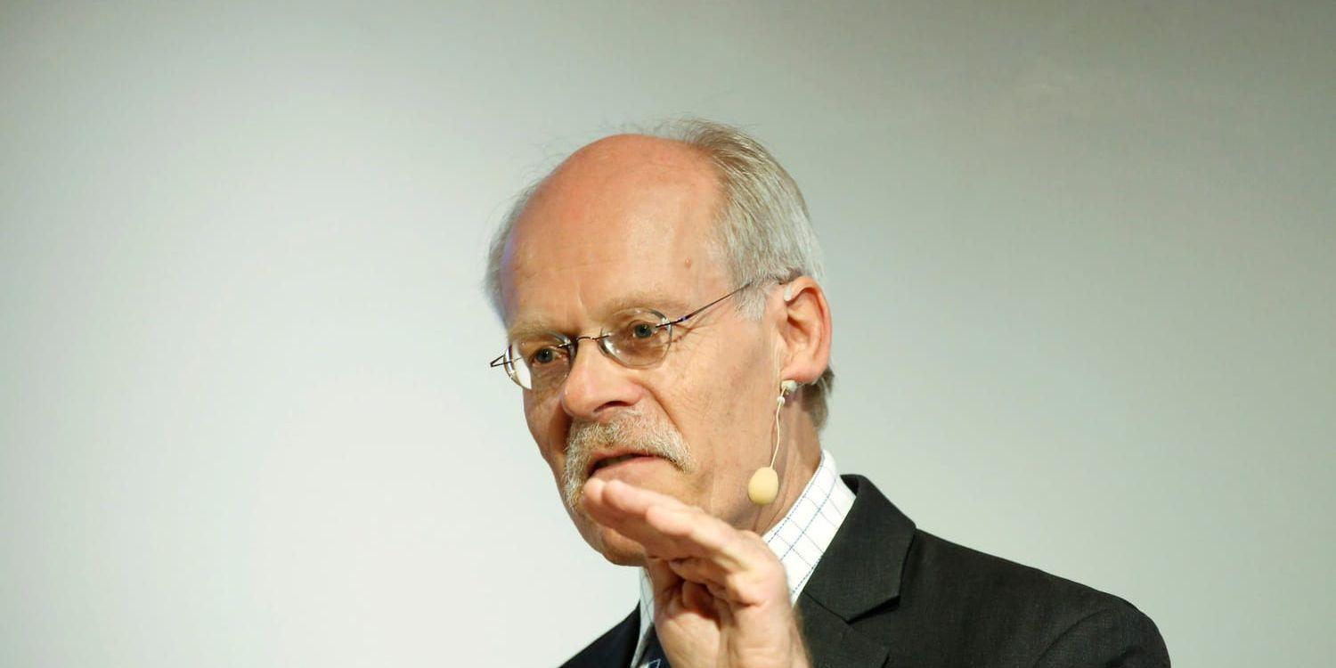 Riksbankens chef Stefan Ingves varnar för stora bankers påvekan.