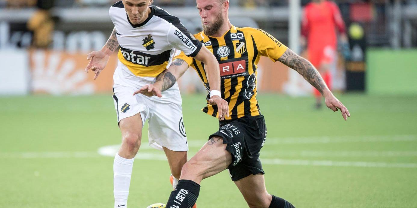 Både AIK och Häcken – bilden är från en allsvensk match mellan lagen tidigare i år – ska spela Europa League-kval i juli. Arkivbild.