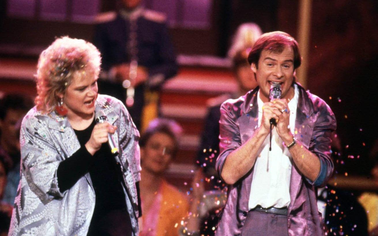 1986 - Monica Törnell och Lasse Holm med "E' de' det här du kallar kärlek?"