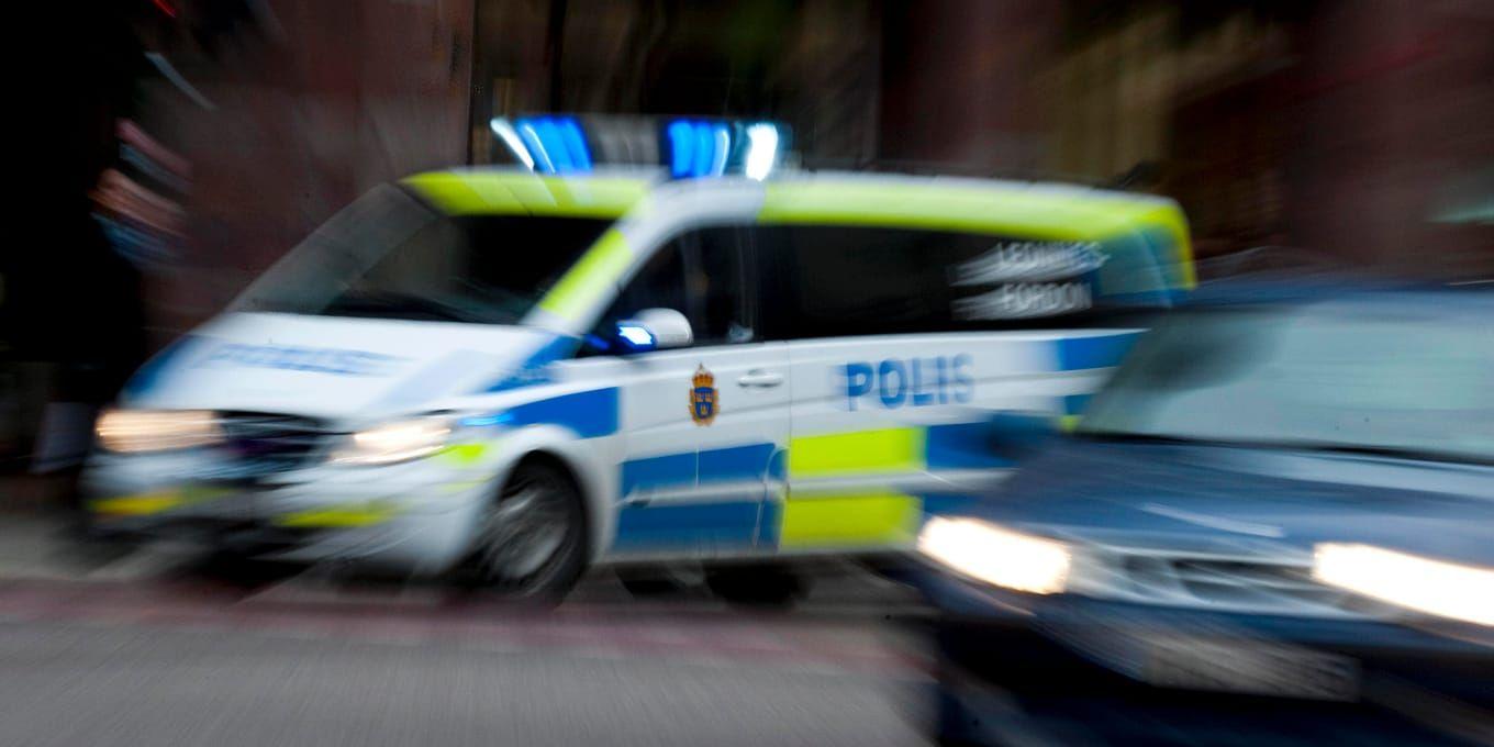 Ett skott har avlossats vid ett bråk i ett trapphus i stadsdelen Vivalla i Örebro.