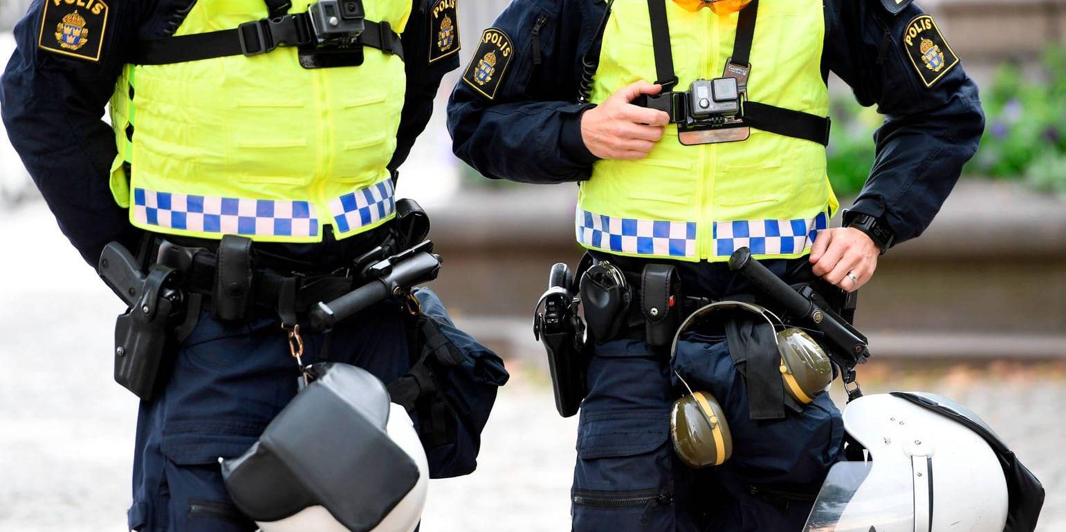 Det är inte så enkelt att få fram nya poliser som politikerna tror, skriver ledarna för de svenska polisutbildningarna. Arkivbild.