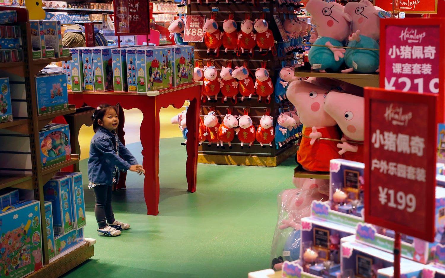 Greta Gris-leksaker i Hamleys leksaksaffär, Peking.