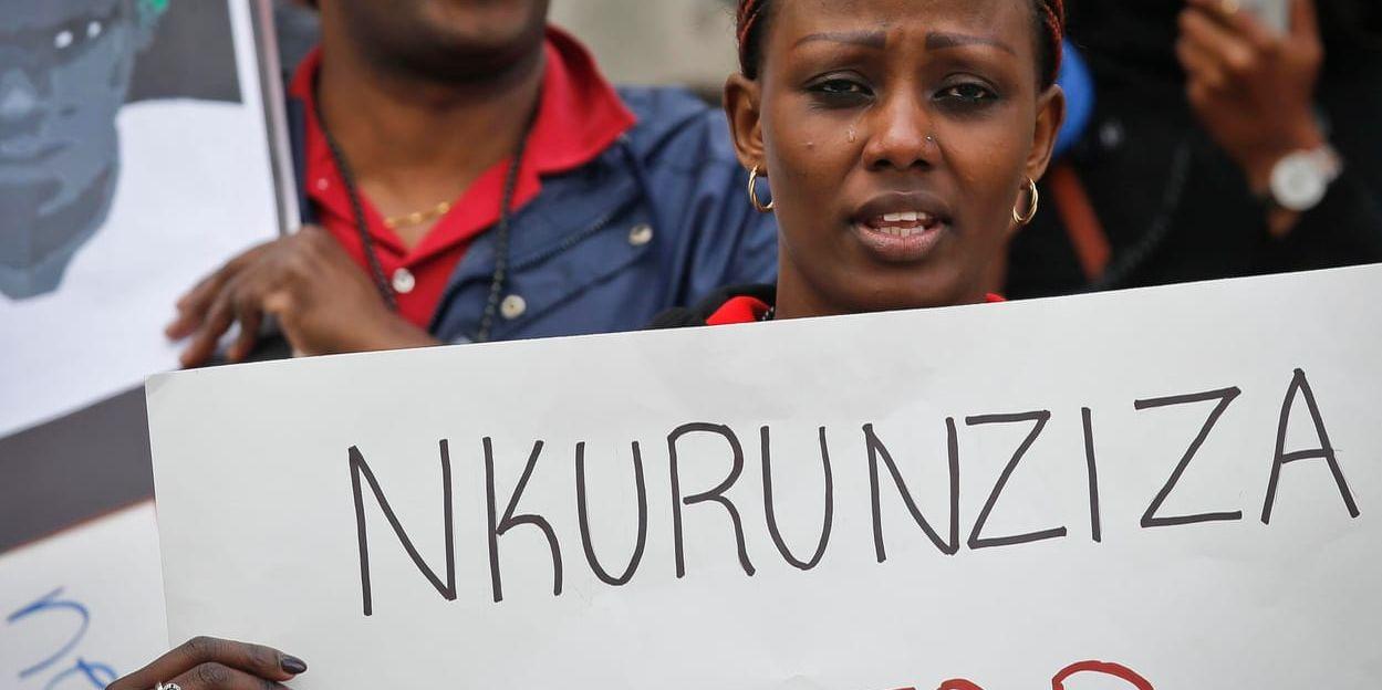 Burundier i protest utanför FN:s högkvarter, mot landets president Pierre Nkurunziza. Arkivbild.