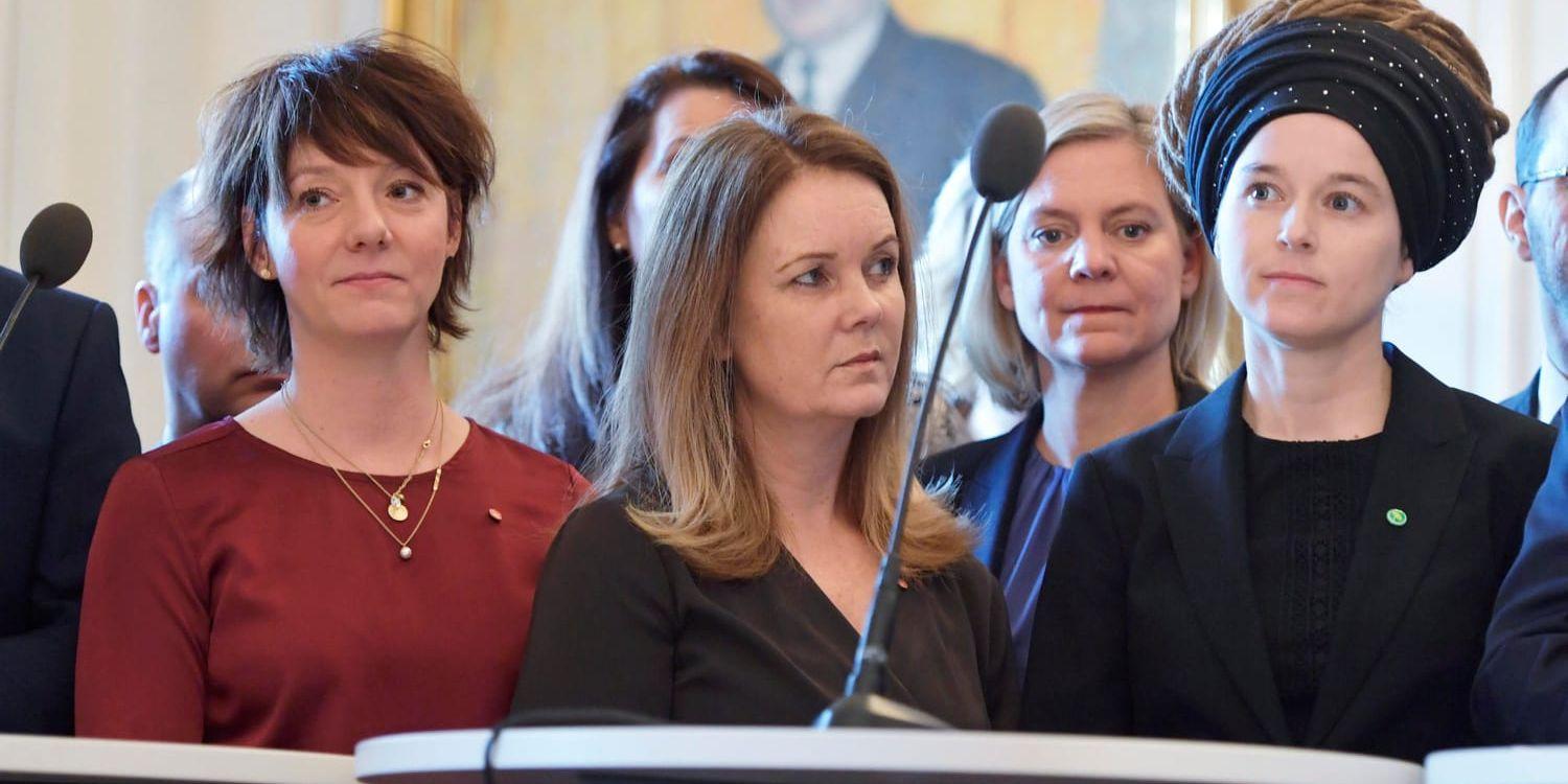 Jennie Nilsson, i mitten, är en av de nya ministrarna.