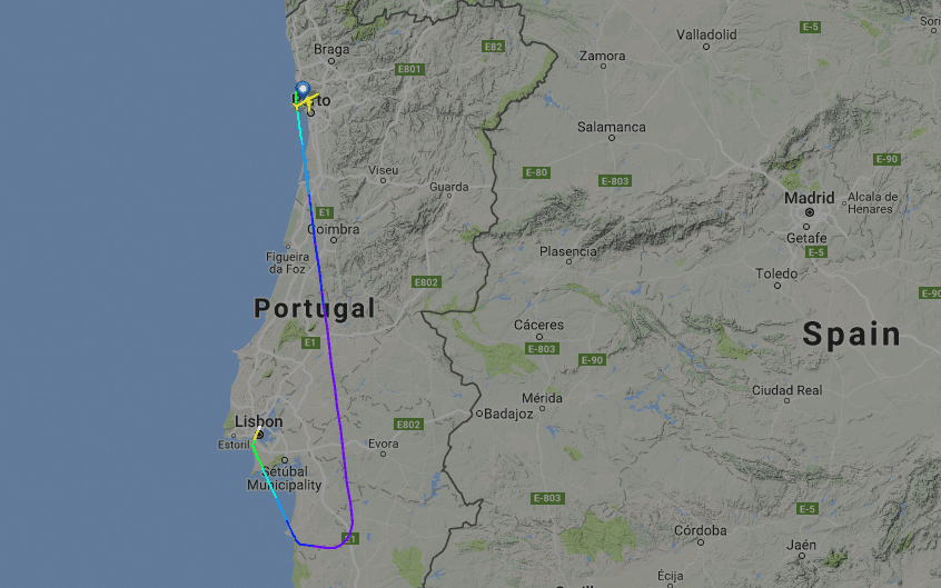 Planet fick vända för att så snabbt som möjligt kunna nödlanda på Lissabons flygplats. Bild: Skärmdump från Flightradar24