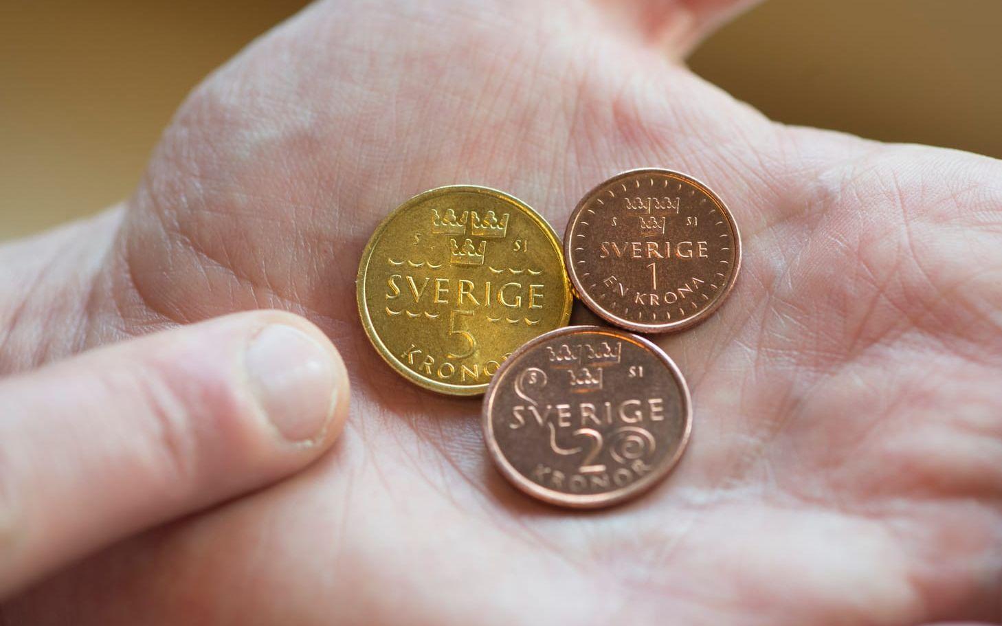 De nya mynten - inklusive den nygamla tvåkronan. Bild: TT