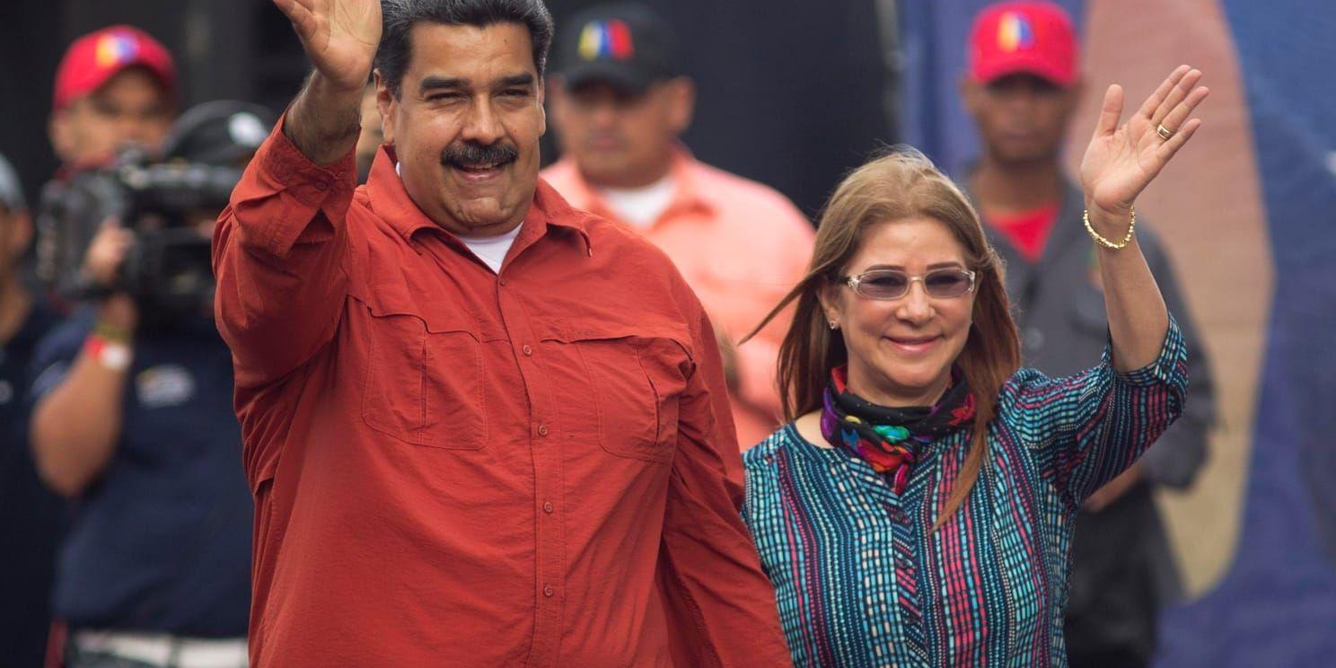 Venezuelas president Nicolás Maduro tillsammans med hustrun Cilia Flores under ett kampanjmöte i maj. Arkivbild.