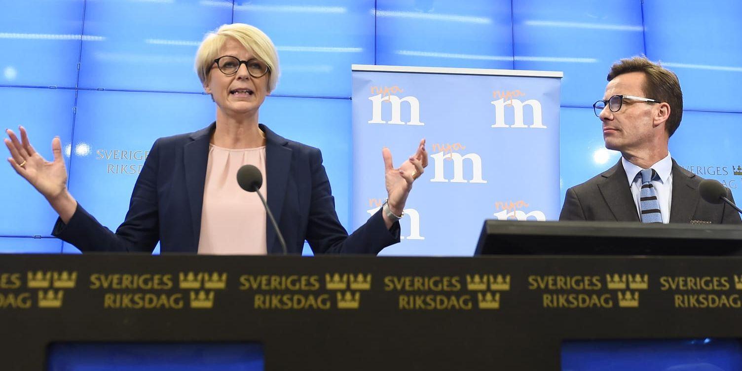 Elisabet Svantesson, ekonomisk-politisk talesperson, och Moderaternas partiledare Ulf Kristersson. Arkivbild.