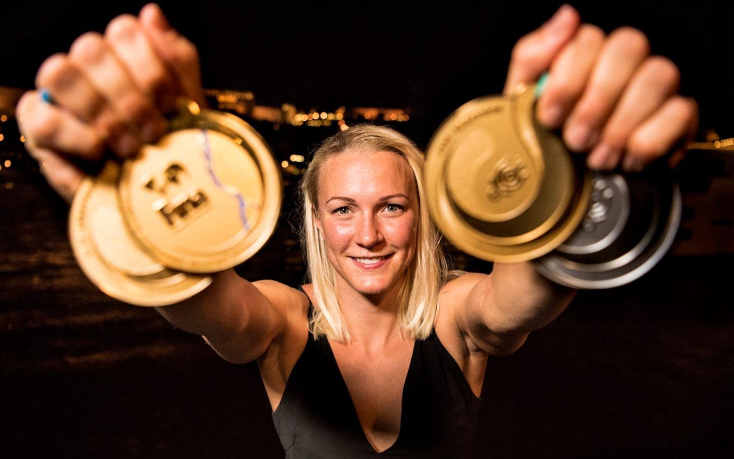 Totalt har det blivit 26 mästerskapsguld i OS, VM och EM för den nu 24-åriga Sarah Sjöström. Bild: Bildbyrån