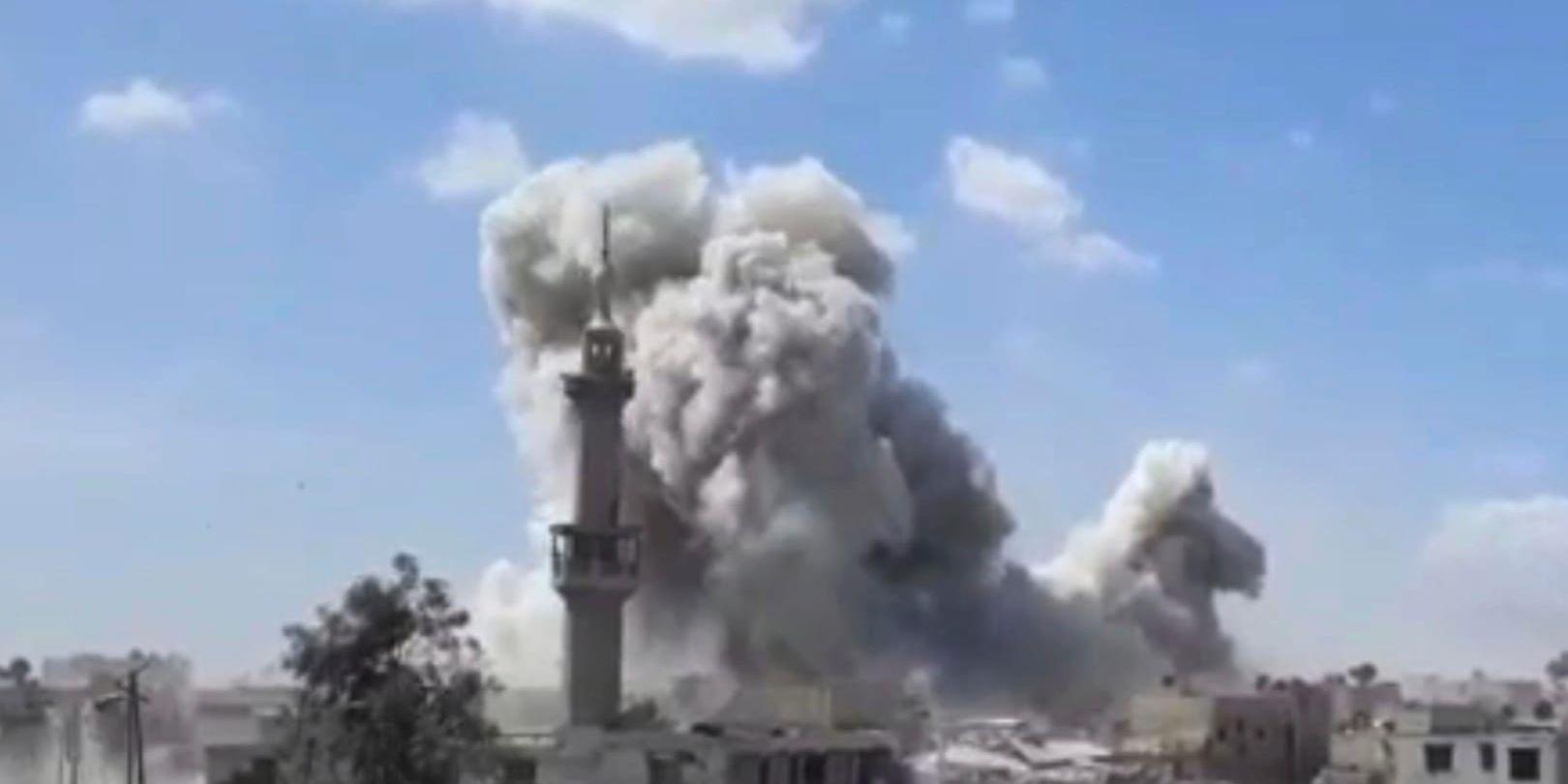 En stillbild från en video tagen av rebellgruppen Jaish al-Islam visar en attack mot Ghouta. Arkivbild.