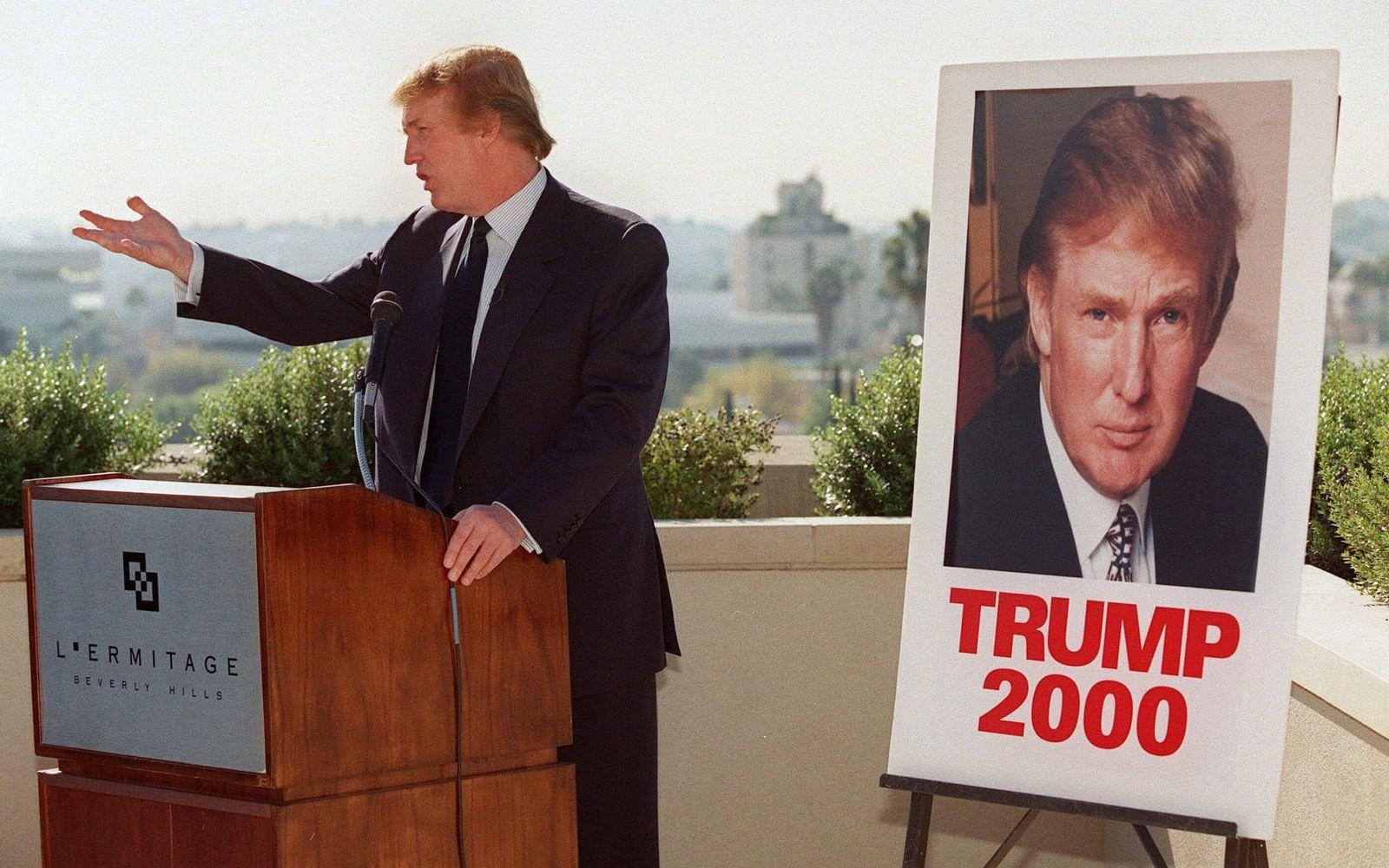 <strong>6 december, 1999:</strong> Trump gör ett två dagar långt besök i Kalifornien under primärvalet. Foto: TT